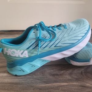 Hoka ONE ONE Arahi 4 size 9.5 womens